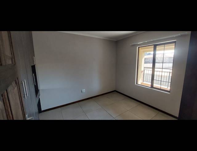 1 BEDROOM FLAT RENTED IN KENLEAF
